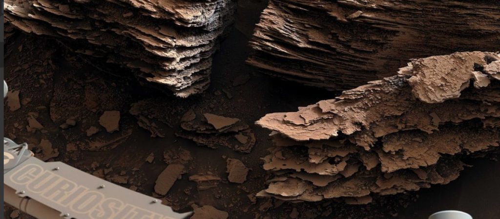 Марсоход Curiosity опубликовал новые фотографии с поверхности Марса