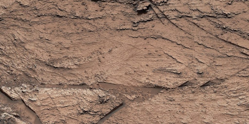Марсоход Curiosity опубликовал новые фотографии с поверхности Марса