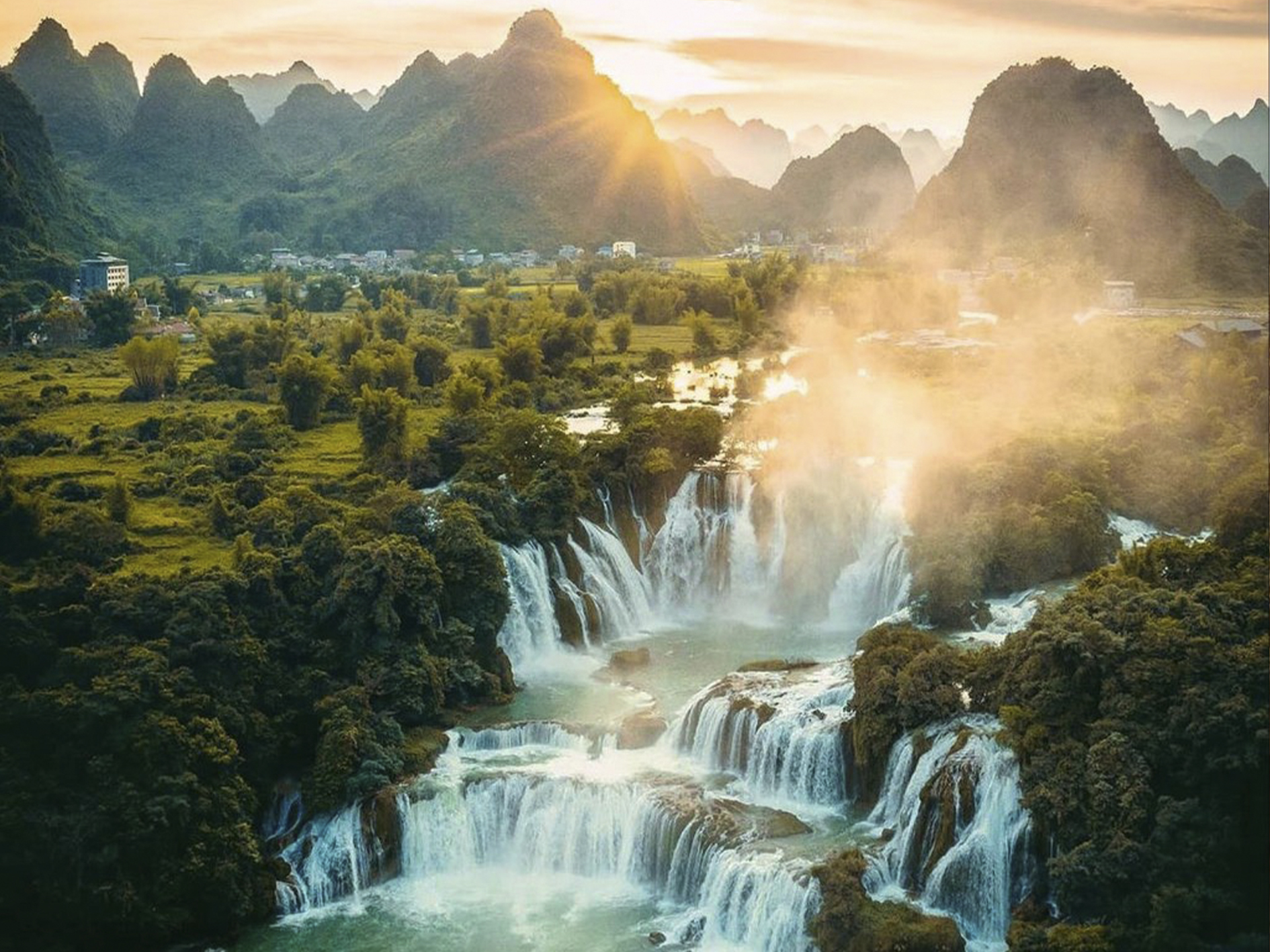 Вьетнам - водопад Дэтянь - Китай