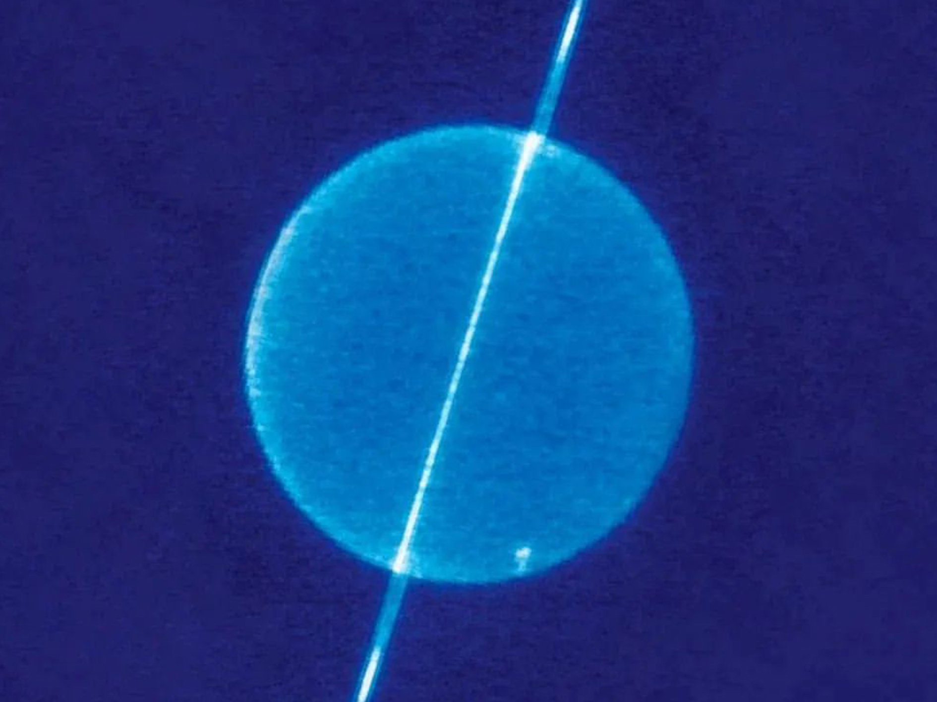 Перед вами снимок темной стороны колец Урана