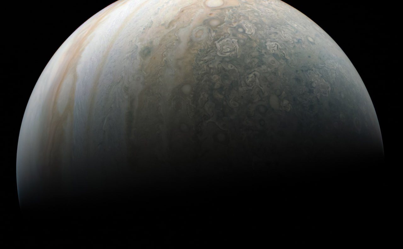 Записать спутник. Снимки Юпитера с Юноны. Kevin Gill снимки Юпитера. Юпитер и его спутники. Астрофотография Юпитер Kevin Gill.