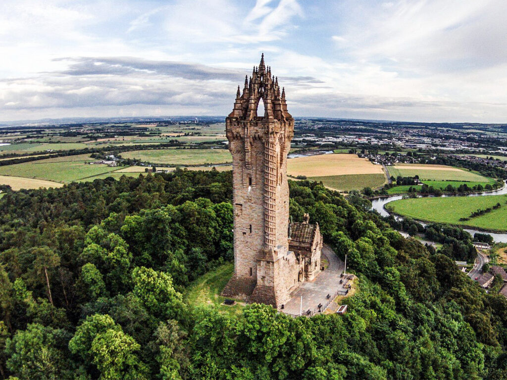 Wallace Monument Шотландия. Башня Уильяма Уоллеса. Башня Уоллеса Шотландия. Монумент Уильяма Уоллеса Шотландия.