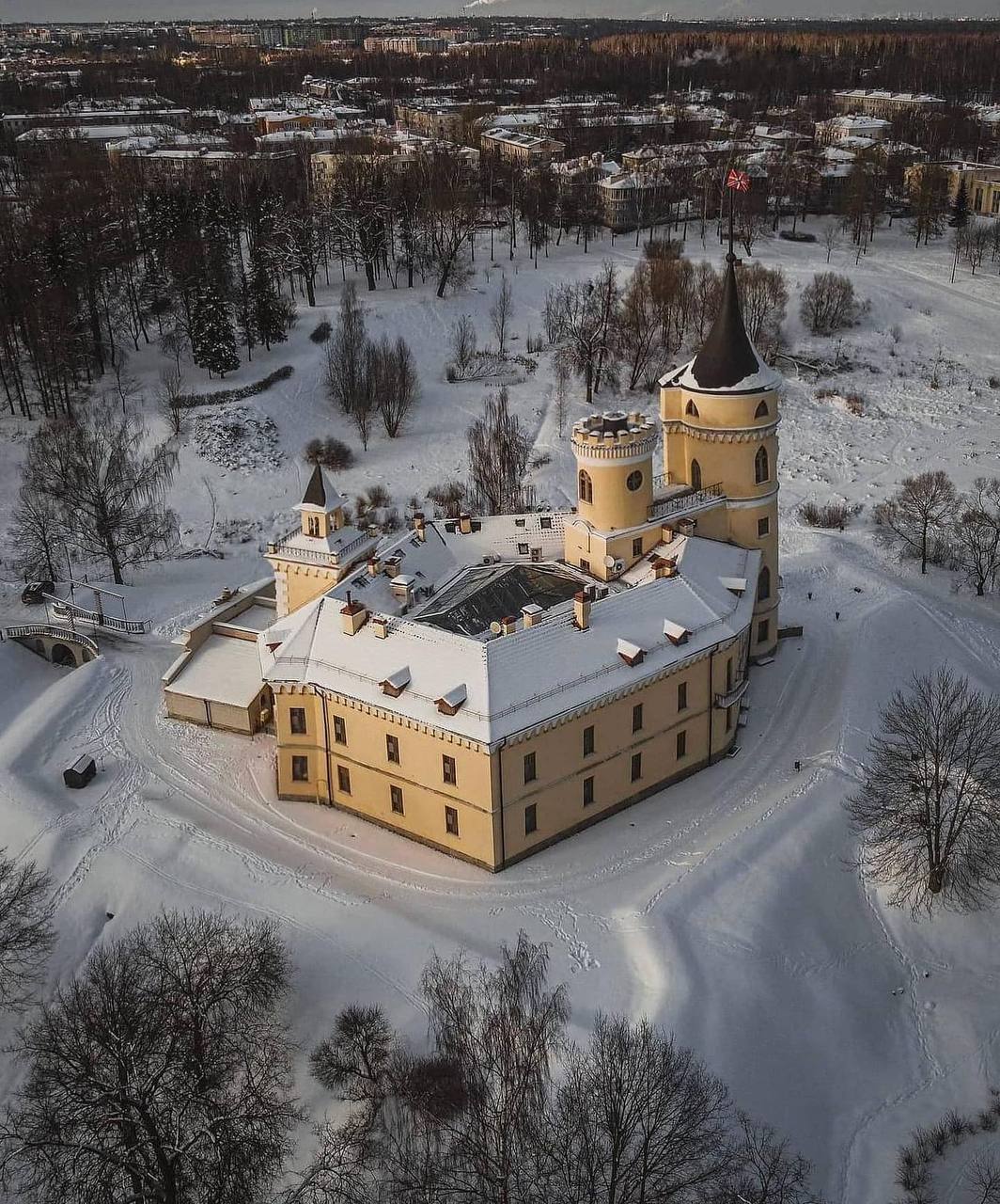 Замок Бип в Павловске