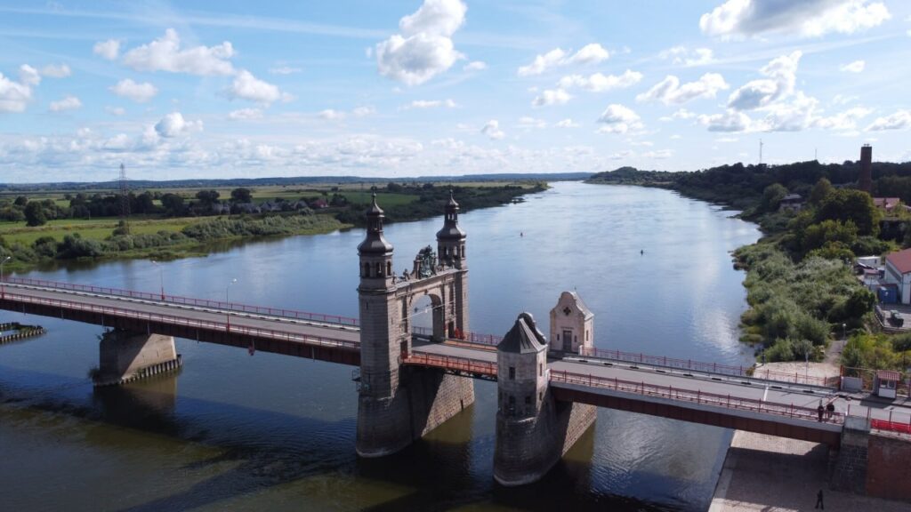 Мост королевы Луизы расположен в Советске