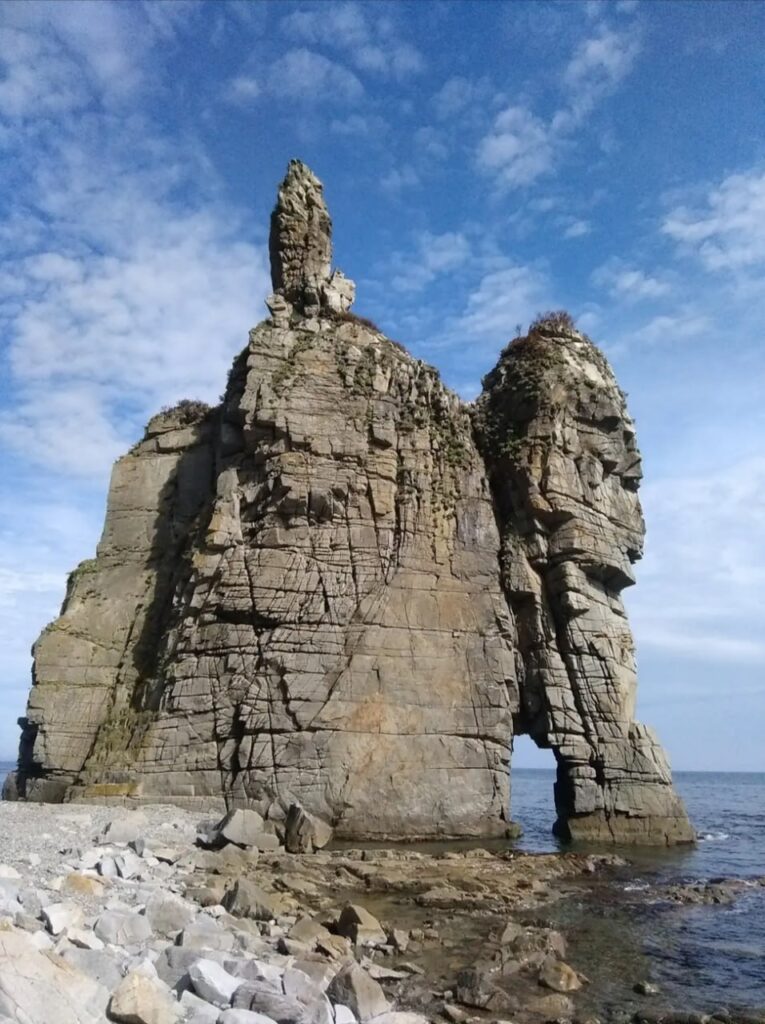 Скала Белая Церковь: загадочный кекур Приморья